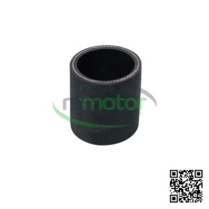 Manguera MWM RS-01154136 sobre un fondo blanco con el logo de "RS Motor" y un código QR