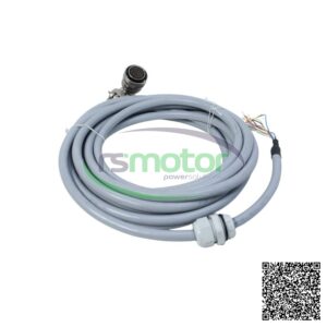 Un cable MWM RS-12479693 gris enrollado con un conector metálico en un extremo y cables expuestos en el otro.