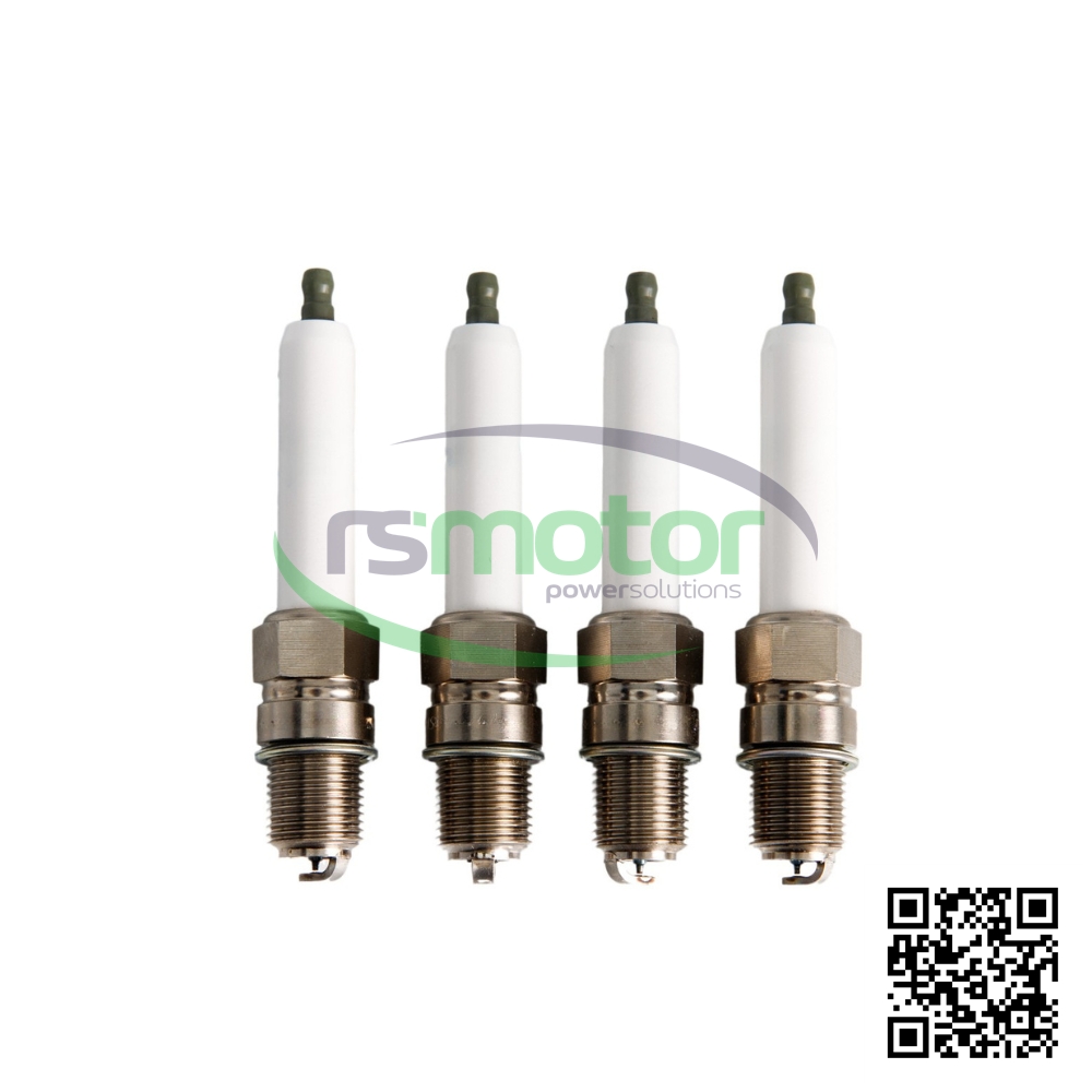 Cuatro bujías Denso Iridium Saver GL3-5 RS-00000035, con roscas metálicas y cuerpos blancos, dispuestas en fila.