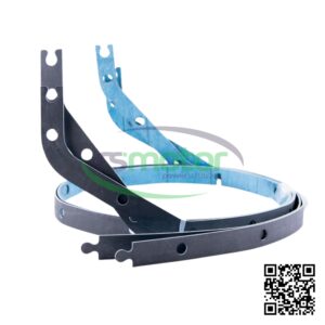 Junta MWM RS-12276602: una junta de motor con tiras azules y negras sobre un fondo blanco.