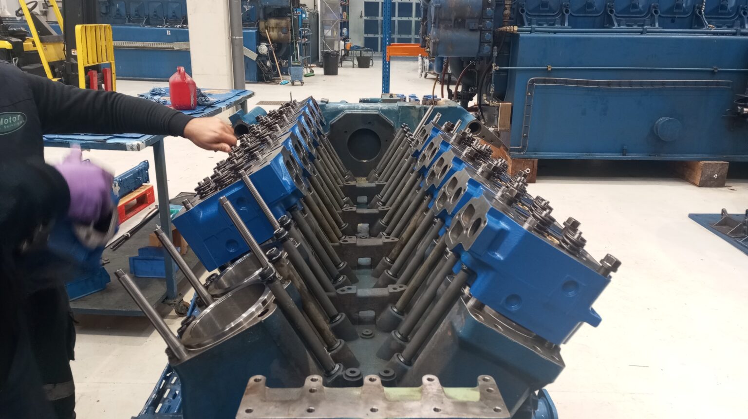 MWM TCG 2016 V16 engine with reconditioned cylinder heads fitted on both cylinder banks