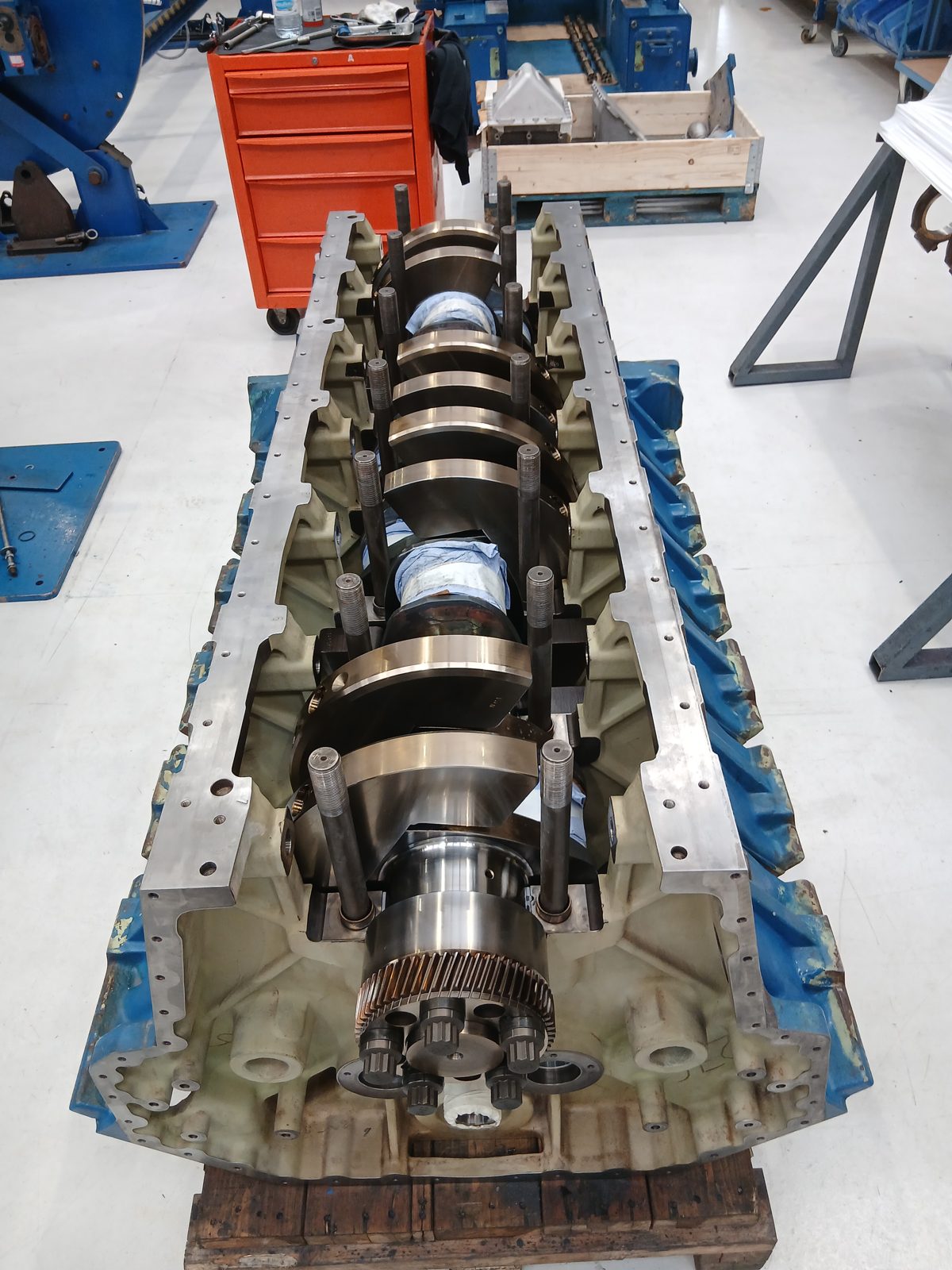 Cigüeñal del motor de gas Caterpillar CG170 en taller - repuestos RS Motor