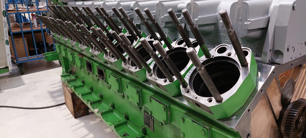 Motor de gas Jenbacher J420 para cogeneración - repuestos RS Motor