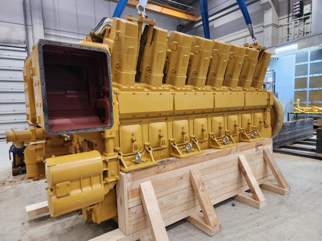 Bloque de motor Caterpillar CG260 preparado en el taller de RS Motor